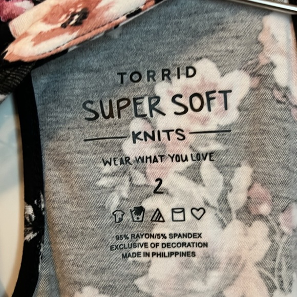 Torrid super soft high lace inset tank - Picture 10 of 11